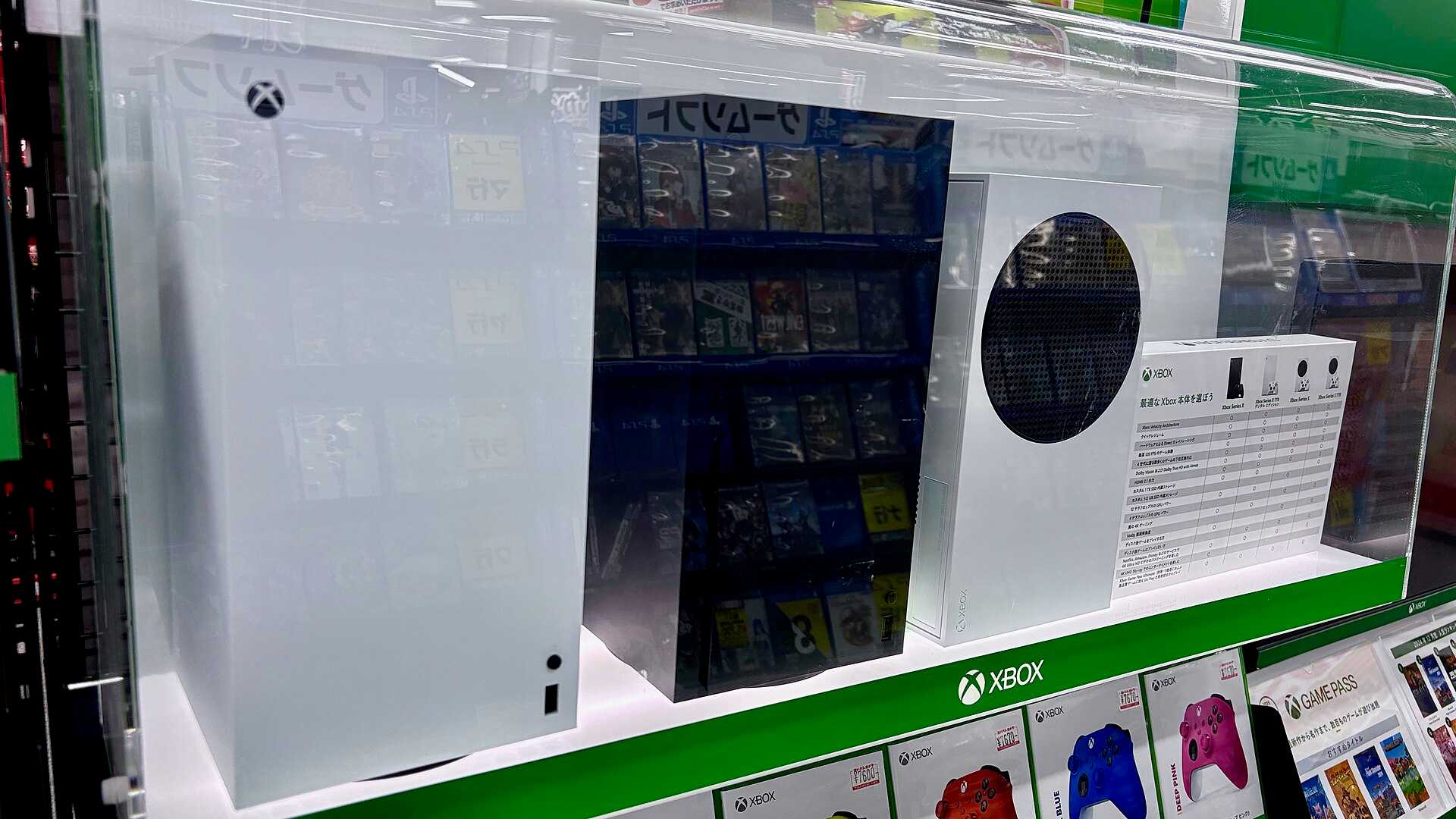 Xbox Series X and Xbox Series S consoles on display in a store